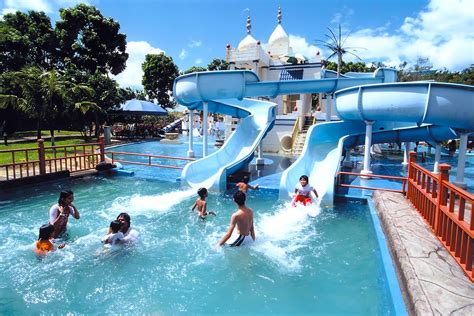 Rm45.00 (adult) and rm33.00 for kids above 90cm. A'Famosa Water World In Malacca - Alor Gajah Atttractions