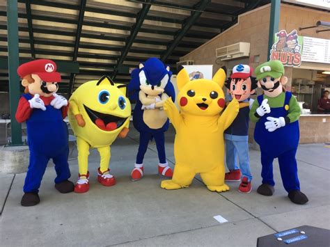 Hire Mascots In Action Cartoon Characters In Patterson California