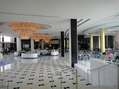 Lobby Picture Of Fontainebleau Miami Beach Miami Beach Tripadvisor