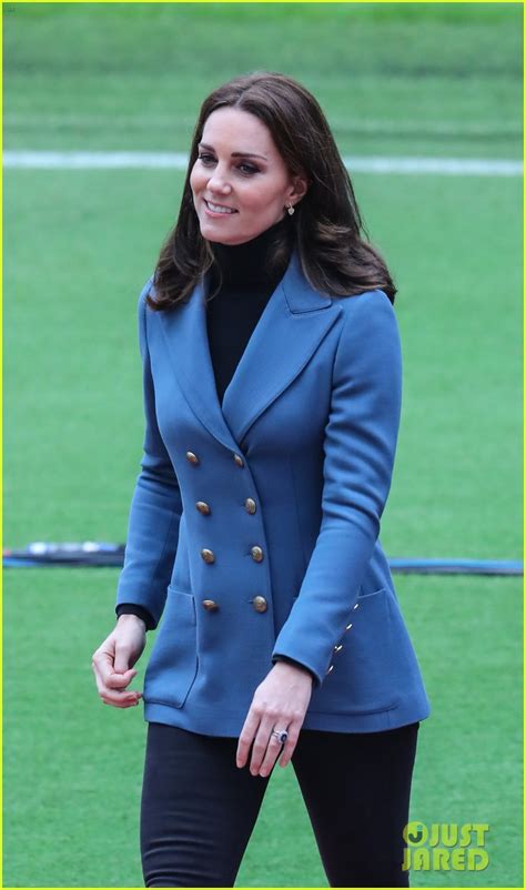 Pregnant Kate Middleton Makes Surprise Appearance At Coach Core