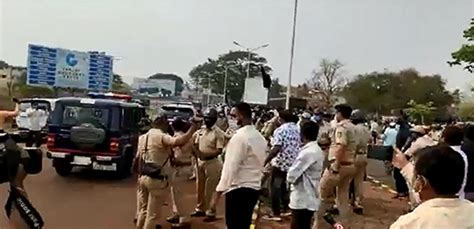 Mangalore Today Latest Headlines Of Mangalore Udupi Page Ramesh Jarkiholi S Supporters Pelt