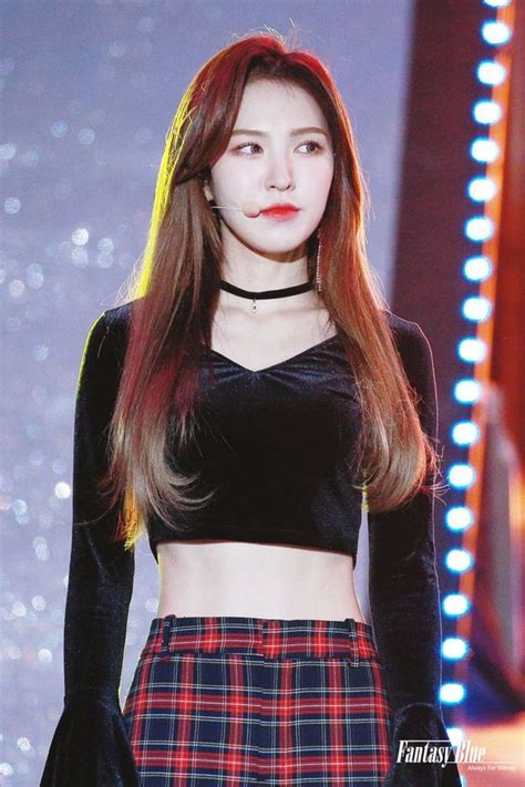 10 Times Red Velvets Wendy Stunned Fans With Her Beauty In The