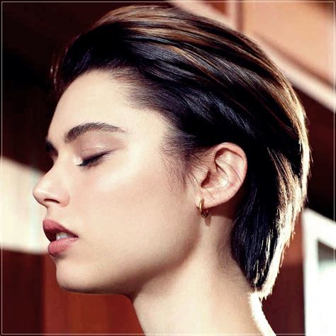 You must have got many crazy hairstyle ideas for your new year. Short haircuts winter 2019 2020: all the TrendsShort and ...