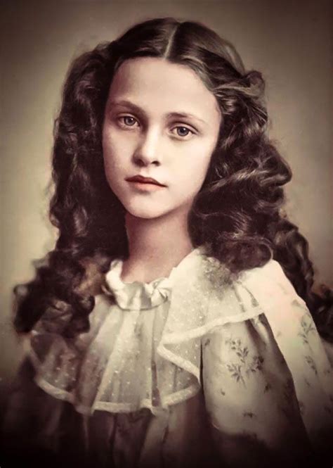 Lovely Colorized Photos Of Edwardian Little Girls That May Make You