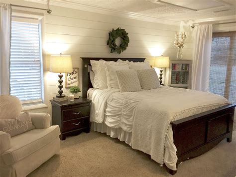 55 Lovely And Cozy Farmhouse Bedroom Design Ideas Rustic Master
