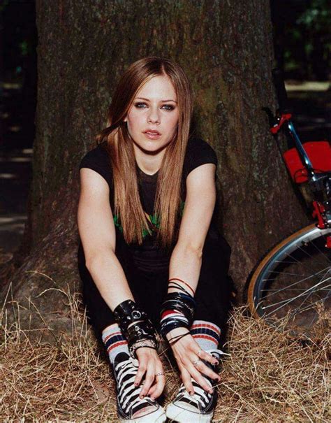 Avril Lavigne 2003 Outdoor Photoshoot Avril Lavigne 2002 Avril Lavigne