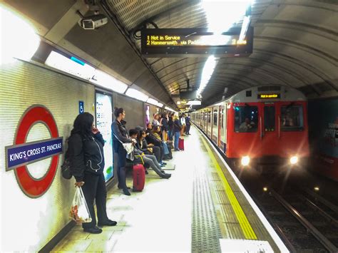 7118 Kings Cross St Pancras London Underground D78 Sto Flickr