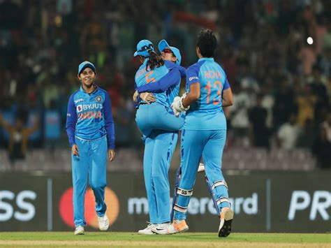 Ind W Vs Aus W 2nd T20i Match Ends In Tie India Win Thrilling Super