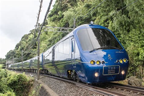 Luxury Train Debuts On Yokohama To Shimoda Route Along Izu Coast