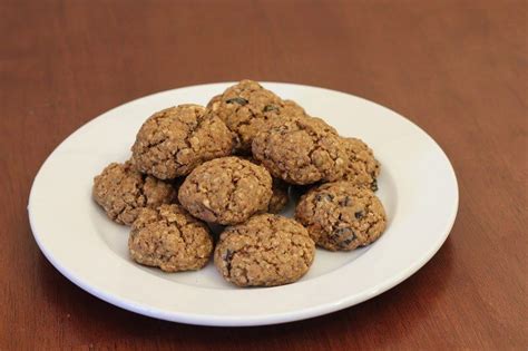 By hand, stir in rolled oats and raisins. Full-screen A Truley Delightful Sugar Free Oatmeal Cookie May 21, 2015 Directions 1Preheat oven ...