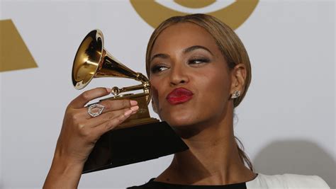 Usa Today Catches Up With Music Stars At The Grammys