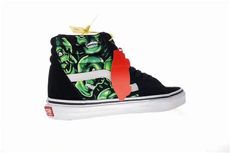 Well, that hasn't arrived yet but it will. Supreme x Vans SK8-HI Fluorescent green VN000VHG3FW