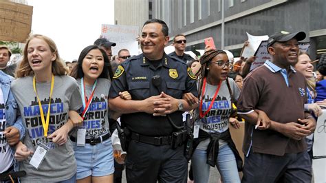 Houston Police Chief Says He Has ‘hit Rock Bottom On Gun Rights