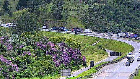 Rodovia Dom Pedro I é totalmente liberada após 11h de interdição por