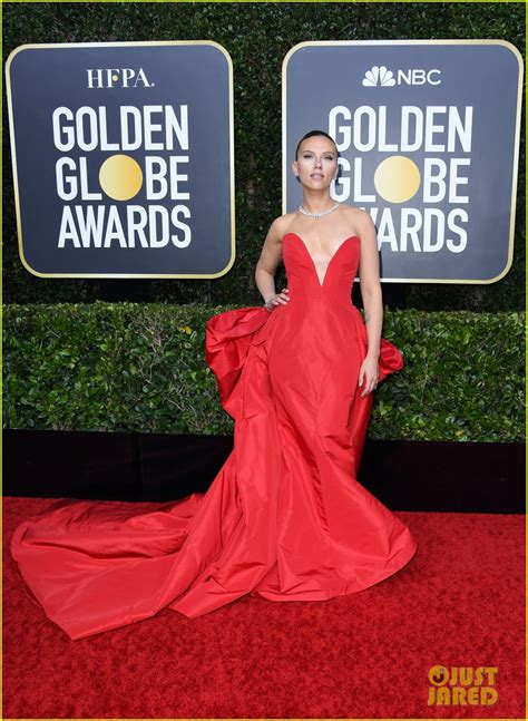 Scarlett Johansson Wows In Plunging Red Gown At Golden Globes