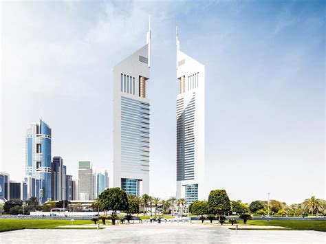 Emirates Towers In Dubai Sind Beeindruckende Twin Towers