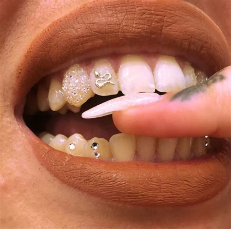 Pin By Sammi Williams On Luxury Teeth Jewelry Tooth Gem Diamond Teeth