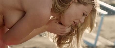 Naked Nikki Leigh In The Sand
