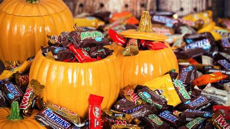 Maps Reveal Most Popular Halloween Candies In Us States