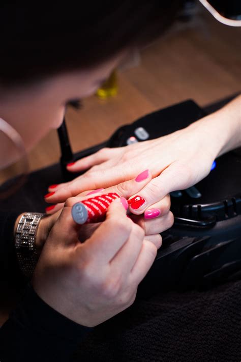 De Beste Manicures And Pedicures Van Amsterdam Trends Beauty Vogue