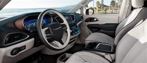 2018 Chrysler Pacifica Interior Features For 8 Passengers