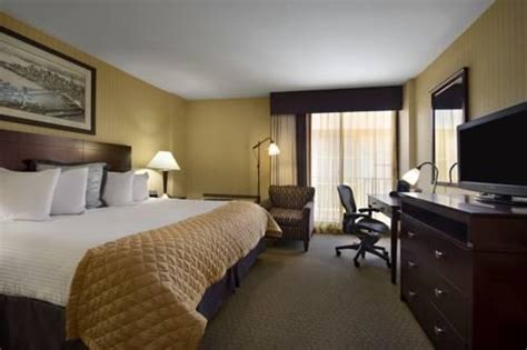 No matter whether you are visiting new jersey for business or pleasure, the wyndham garden hotel newark airport is located close by to the newark liberty international airport. Wyndham Garden Hotel - Newark Airport NJ EWR Airport ...