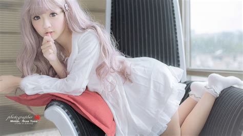 Asian Bent Over Tiny Long Haired Pink Hair Dian Tsou Teen Girl Wallpaper 5250 2048x1152
