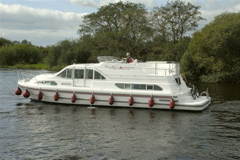 Boat Hire Holidays On The Shannon River In Ireland Cruise Ireland