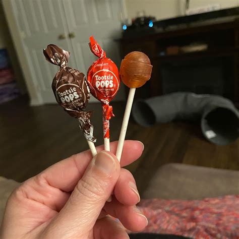 Mini Tootsie Pops They Are The Size Of Dum Dums And 20 Calories Apiece