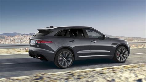 An eclectic outlier in a sea of crossovers. 2020 Jaguar F Pace Review | emilybluntdesnuda.blogspot.com