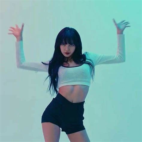 Lisa In Her New Video Dance Garotas Garotas Asiáticas Kpop Feminino