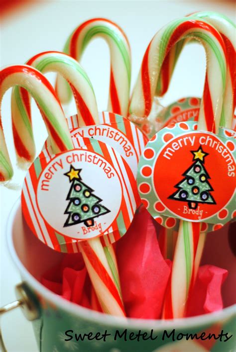 Perfect for class gifts for your students this christmas and winter. Sweet Metel Moments: Free Printable - Merry Christmas Tags