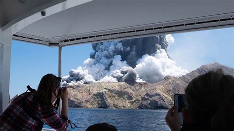 Volcano Tourism In The Spotlight After New Zealand Eruption Bbc News