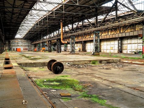 In De Oude Fabriek Verdwenen Ook Mensen NRC
