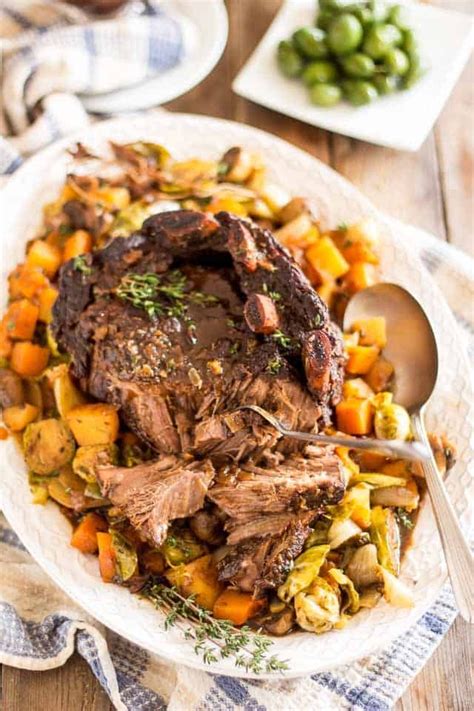 In a large roasting pan, cook the prepared roast for 15. Maple Balsamic Braised Cross Rib Roast | Recipe (With ...
