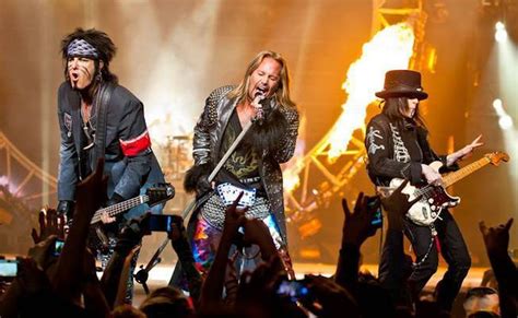Motley Crue breaks up; Lorde truthers don't believe she's 17: more entertainment news (links ...