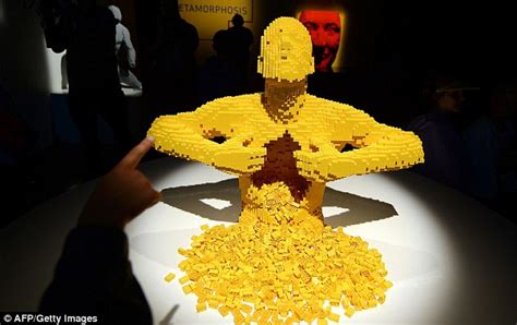 Nathan Sawaya S Amazing Lego Art Exhibit Unveiled In New York Daily Mail Online