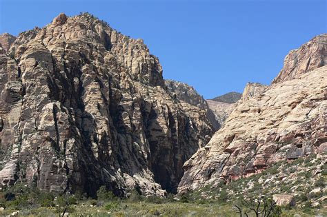 It is usually not at all crowded and you may pass another hiker once or twice, but over all you will be to yourself and that is what you. 8 Sights to See at Red Rock Canyon - Canyon Tours