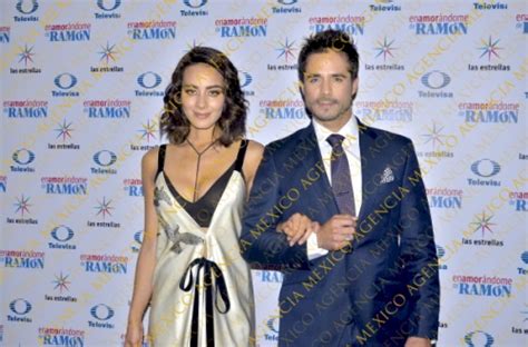 Esmeralda Pimentel Con Jose Ron Telenovela Enamorandome De Ramon