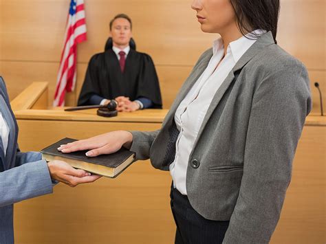 Understanding The Role Of An Expert Witness Gowebs
