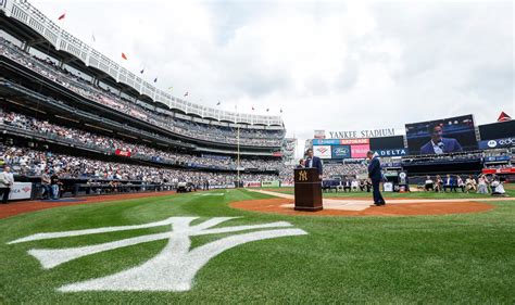 Fighting Words Blue Jays Alex Manoah Sends Stern Message To Yankees