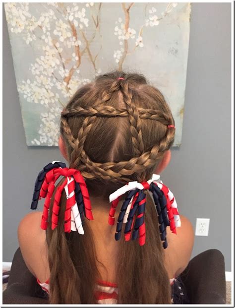 20 Easy Christmas Hairstyles For Little Girls