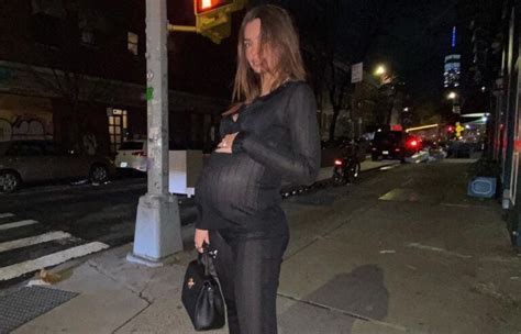 Emily Ratajkowski Flaunts Baby Bump