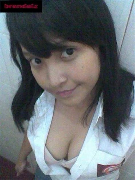 Jangan lupa subscribe, like and komen kawan. LEPAS LAGI: ABG Bugil, Pakai Baju Sekolah