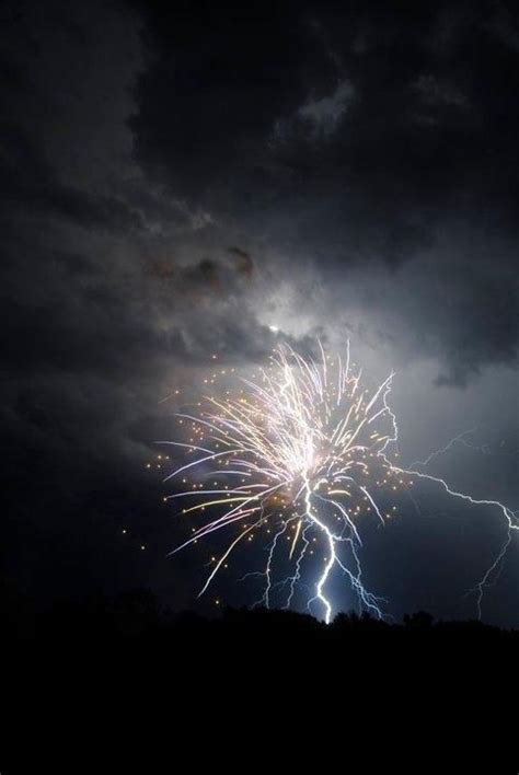 Lightning Strikes Fireworks All Nature Science And Nature Nature
