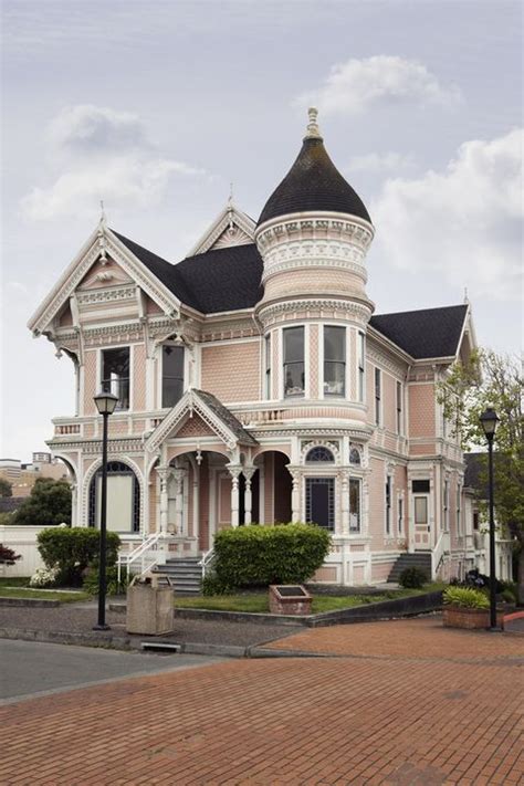 What Is A Victorian Style House Victorian House Design Style