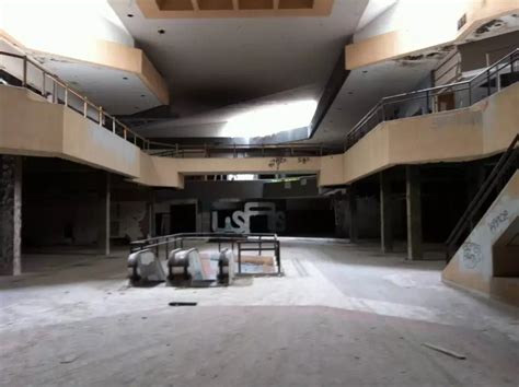 Haunting Photos Of Americas Dead Shopping Malls Business Insider India
