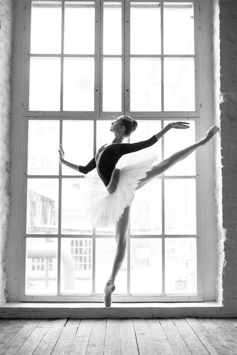 Pin By Meow On Балет Dance Pictures Dance Photography Dance Poses