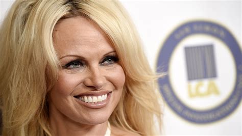 Pamela Anderson Posts Nude Photo Claims Shes Cured Of Hepatitis C