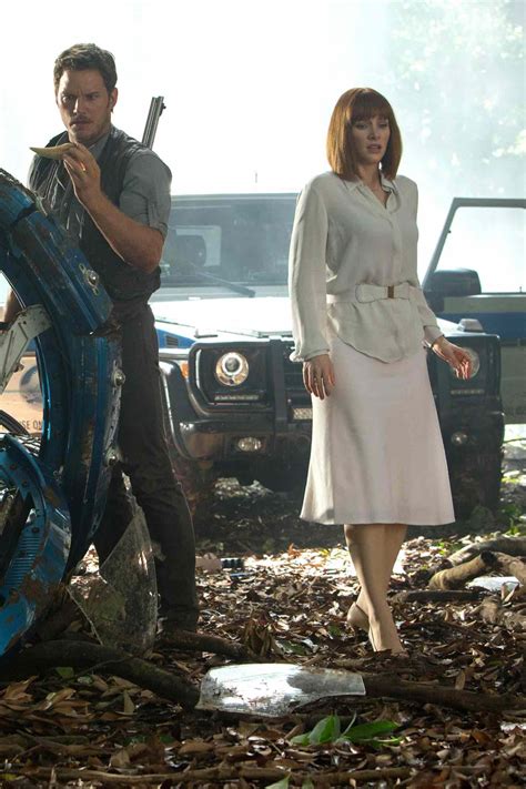 Jurassic World Bryce Dallas Howard Still Wears High Heels In Fallen Kingdom